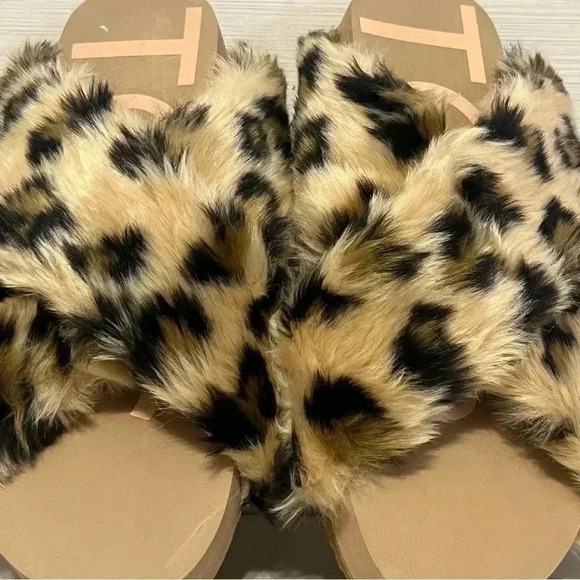 Tom’s Susie Eva Animal Print Slides - Picture 4 of 9